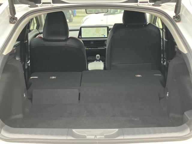 プリウス Z 新品タイヤ/モデリスタエアロ/ディスプレイオーディオ+ナビ12.3インチ/デジタルインナーミラー/衝突安全装置/シートヒーター/全方位モニター/車線逸脱防止支援システム 衝突被害軽減システム(19枚目)