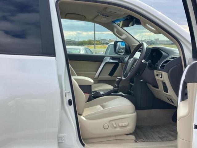 ランドクルーザープラド 4WD TX Lパッケージ 保証書/ディスプレイオーディオ+ナビ9インチ/トヨタセーフティセンス/シートヒーター 前席/パノラミックビューモニター/シート 合皮/ドライブレコーダー 前後/ヘッドランプ LED 全周囲カメラ(4枚目)