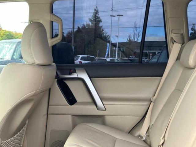 ランドクルーザープラド 4WD TX Lパッケージ 保証書/ディスプレイオーディオ+ナビ9インチ/トヨタセーフティセンス/シートヒーター 前席/パノラミックビューモニター/シート 合皮/ドライブレコーダー 前後/ヘッドランプ LED 全周囲カメラ(23枚目)