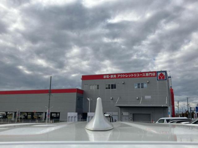 ランドクルーザープラド 4WD TX Lパッケージ 保証書/ディスプレイオーディオ+ナビ9インチ/トヨタセーフティセンス/シートヒーター 前席/パノラミックビューモニター/シート 合皮/ドライブレコーダー 前後/ヘッドランプ LED 全周囲カメラ(40枚目)