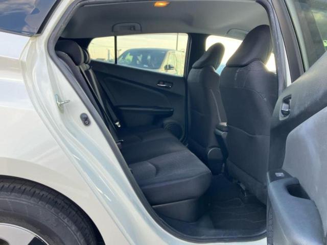 プリウス Ａ　新品タイヤ／保証書／純正　ＳＤナビ／トヨタセーフティセンス／車線逸脱防止支援システム／パーキングアシスト　自動操舵／ヘッドランプ　ＬＥＤ／ＥＴＣ／ＥＢＤ付ＡＢＳ／横滑り防止装置　衝突被害軽減システム（5枚目）