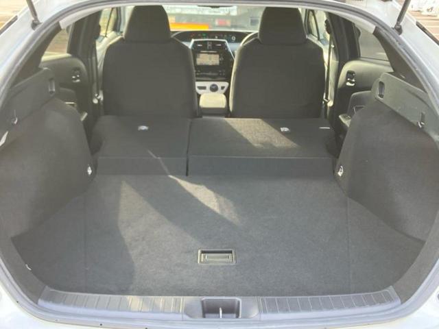 プリウス Ａ　新品タイヤ／保証書／純正　ＳＤナビ／トヨタセーフティセンス／車線逸脱防止支援システム／パーキングアシスト　自動操舵／ヘッドランプ　ＬＥＤ／ＥＴＣ／ＥＢＤ付ＡＢＳ／横滑り防止装置　衝突被害軽減システム（19枚目）