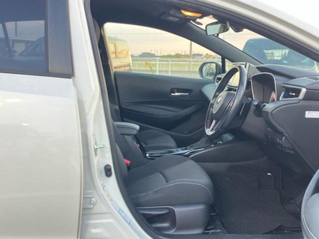 カローラスポーツ Ｇ　新品タイヤ／保証書／純正　９インチ　ＳＤナビ／衝突安全装置／車線逸脱防止支援システム／ヘッドランプ　ＬＥＤ／ＥＴＣ／ＥＢＤ付ＡＢＳ／横滑り防止装置／フルセグＴＶ／エアバッグ　運転席　ＬＥＤヘッドランプ（4枚目）