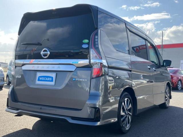 セレナ ｅパワーハイウェイスターＶ　新品タイヤ／純正　１０インチ　ＳＤナビ／フリップダウンモニター／インテリジェントルームミラー／エマージェンシーブレーキ／両側電動スライドドア／アラウンドビューモニター／車線逸脱防止支援システム　ＥＴＣ（3枚目）