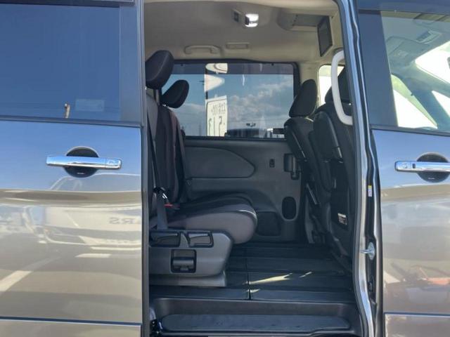 セレナ ｅパワーハイウェイスターＶ　新品タイヤ／純正　１０インチ　ＳＤナビ／フリップダウンモニター／インテリジェントルームミラー／エマージェンシーブレーキ／両側電動スライドドア／アラウンドビューモニター／車線逸脱防止支援システム　ＥＴＣ（5枚目）