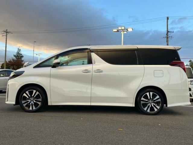 アルファード Ｓ　Ｃパッケージ　サンルーフ／ディスプレイオーディオ＋ナビ／フリップダウンモニター　純正　１２．８インチ／デジタルインナーミラー／両側電動スライドドア／車線逸脱防止支援システム／電動バックドア　バックカメラ　ドラレコ（2枚目）