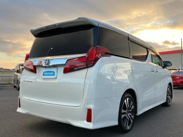 アルファード Ｓ　Ｃパッケージ　サンルーフ／ディスプレイオーディオ＋ナビ／フリップダウンモニター　純正　１２．８インチ／デジタルインナーミラー／両側電動スライドドア／車線逸脱防止支援システム／電動バックドア　バックカメラ　ドラレコ（3枚目）