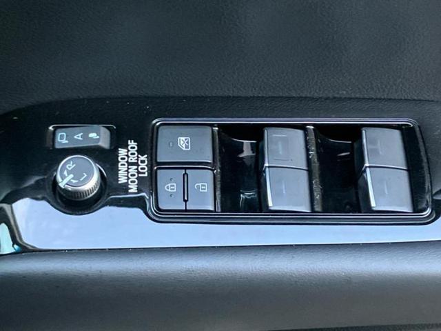 アルファード Ｓ　Ｃパッケージ　サンルーフ／ディスプレイオーディオ＋ナビ／フリップダウンモニター　純正　１２．８インチ／デジタルインナーミラー／両側電動スライドドア／車線逸脱防止支援システム／電動バックドア　バックカメラ　ドラレコ（25枚目）