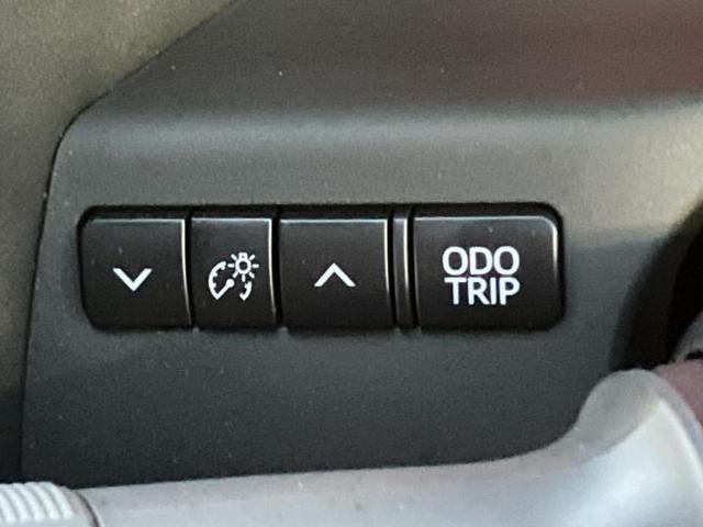 アルファード Ｓ　Ｃパッケージ　サンルーフ／ディスプレイオーディオ＋ナビ／フリップダウンモニター　純正　１２．８インチ／デジタルインナーミラー／両側電動スライドドア／車線逸脱防止支援システム／電動バックドア　バックカメラ　ドラレコ（26枚目）