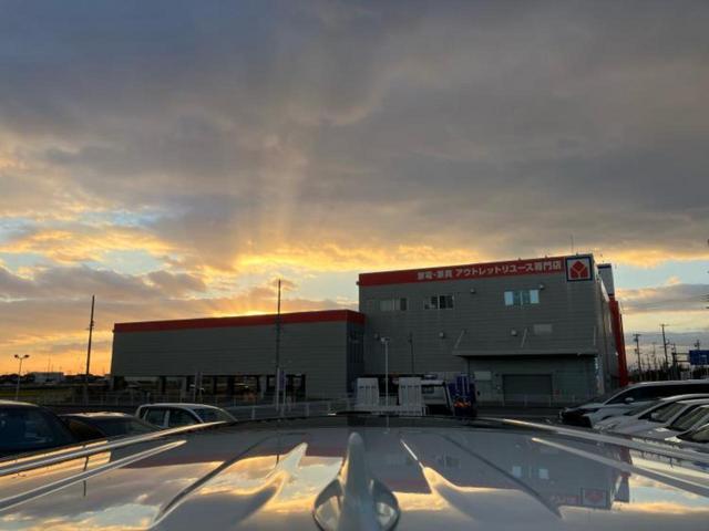 アルファード Ｓ　Ｃパッケージ　サンルーフ／ディスプレイオーディオ＋ナビ／フリップダウンモニター　純正　１２．８インチ／デジタルインナーミラー／両側電動スライドドア／車線逸脱防止支援システム／電動バックドア　バックカメラ　ドラレコ（41枚目）