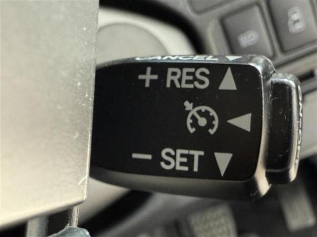 ハイエースワゴン ＧＬ　ディスプレイオーディオ１１インチ／フリップダウンモニター　社外　１２．８インチ／電動スライドドア／ヘッドランプ　ＬＥＤ／ＥＴＣ／エアバッグ　運転席／エアバッグ　助手席／パワーウインドウ　後席モニター（15枚目）