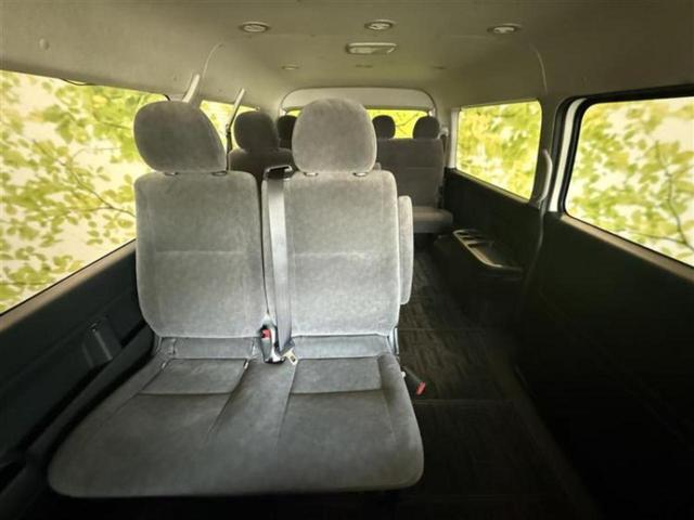 ハイエースワゴン ＧＬ　ディスプレイオーディオ１１インチ／フリップダウンモニター　社外　１２．８インチ／電動スライドドア／ヘッドランプ　ＬＥＤ／ＥＴＣ／エアバッグ　運転席／エアバッグ　助手席／パワーウインドウ　後席モニター（20枚目）