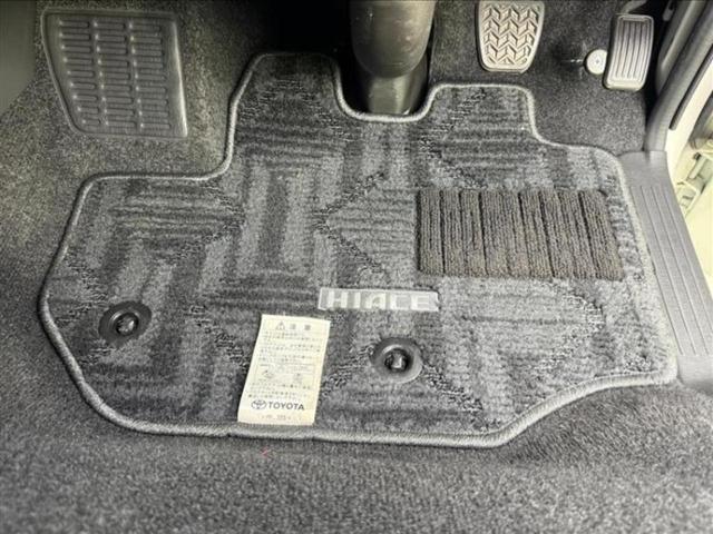 ハイエースワゴン ＧＬ　ディスプレイオーディオ１１インチ／フリップダウンモニター　社外　１２．８インチ／電動スライドドア／ヘッドランプ　ＬＥＤ／ＥＴＣ／エアバッグ　運転席／エアバッグ　助手席／パワーウインドウ　後席モニター（24枚目）