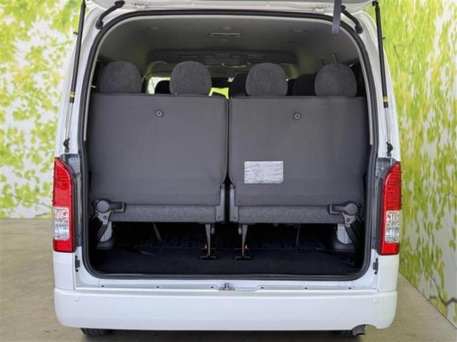 ハイエースワゴン ＧＬ　ディスプレイオーディオ１１インチ／フリップダウンモニター　社外　１２．８インチ／電動スライドドア／ヘッドランプ　ＬＥＤ／ＥＴＣ／エアバッグ　運転席／エアバッグ　助手席／パワーウインドウ　後席モニター（27枚目）