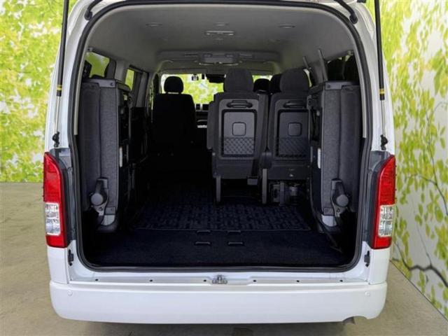 ハイエースワゴン ＧＬ　ディスプレイオーディオ１１インチ／フリップダウンモニター　社外　１２．８インチ／電動スライドドア／ヘッドランプ　ＬＥＤ／ＥＴＣ／エアバッグ　運転席／エアバッグ　助手席／パワーウインドウ　後席モニター（28枚目）