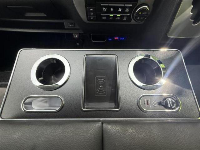 ハイエースワゴン ＧＬ　ディスプレイオーディオ１１インチ／フリップダウンモニター　社外　１２．８インチ／電動スライドドア／ヘッドランプ　ＬＥＤ／ＥＴＣ／エアバッグ　運転席／エアバッグ　助手席／パワーウインドウ　後席モニター（34枚目）