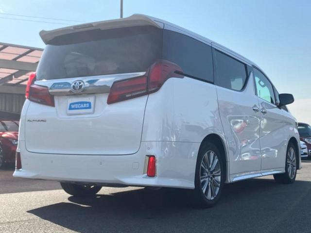 アルファード Ｓタイプゴールド　新品タイヤ／保証書／純正　９インチ　ＳＤナビ／フリップダウンモニター／衝突安全装置／両側電動スライドドア／車線逸脱防止支援システム／シート　ハーフレザー／電動バックドア／ヘッドランプ　ＬＥＤ　ＥＴＣ（3枚目）