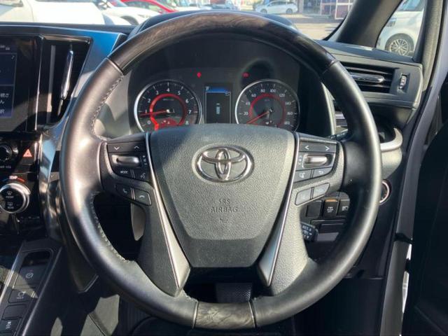 アルファード Ｓタイプゴールド　新品タイヤ／保証書／純正　９インチ　ＳＤナビ／フリップダウンモニター／衝突安全装置／両側電動スライドドア／車線逸脱防止支援システム／シート　ハーフレザー／電動バックドア／ヘッドランプ　ＬＥＤ　ＥＴＣ（9枚目）