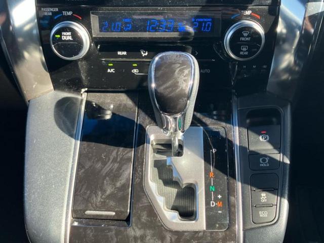 アルファード Ｓタイプゴールド　新品タイヤ／保証書／純正　９インチ　ＳＤナビ／フリップダウンモニター／衝突安全装置／両側電動スライドドア／車線逸脱防止支援システム／シート　ハーフレザー／電動バックドア／ヘッドランプ　ＬＥＤ　ＥＴＣ（13枚目）