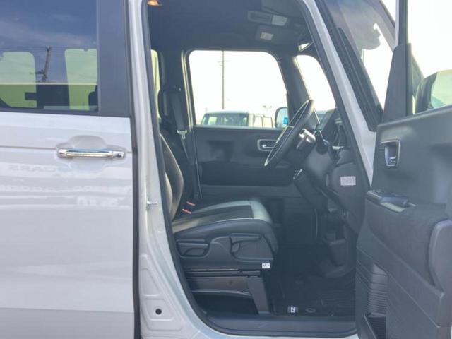 N-BOXカスタム ターボ 新品タイヤ/保証書/純正 8インチ SDナビ/両側電動スライドドア/シートヒーター/車線逸脱防止支援システム/シート ハーフレザー/ドライブレコーダー 社外/ヘッドランプ LED バックカメラ ETC(4枚目)