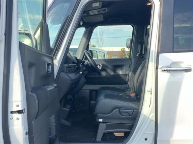 N-BOXカスタム ターボ 新品タイヤ/保証書/純正 8インチ SDナビ/両側電動スライドドア/シートヒーター/車線逸脱防止支援システム/シート ハーフレザー/ドライブレコーダー 社外/ヘッドランプ LED バックカメラ ETC(6枚目)