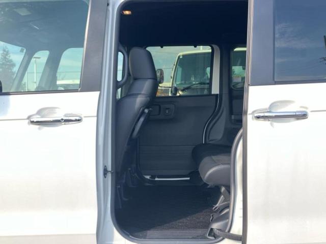 N-BOXカスタム ターボ 新品タイヤ/保証書/純正 8インチ SDナビ/両側電動スライドドア/シートヒーター/車線逸脱防止支援システム/シート ハーフレザー/ドライブレコーダー 社外/ヘッドランプ LED バックカメラ ETC(7枚目)