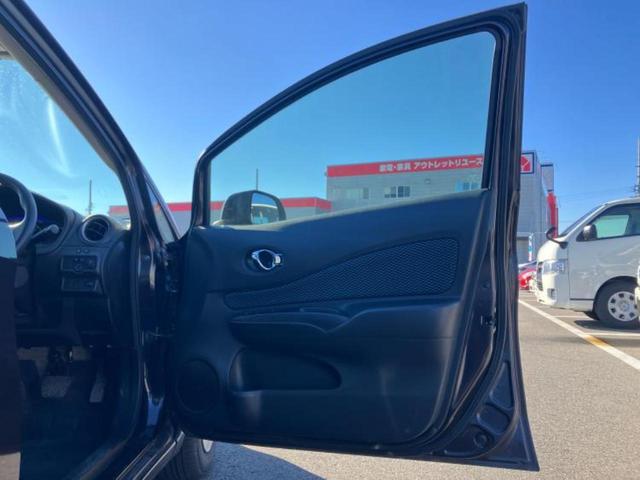 ノート X DIG-S 純正 SDナビ/ETC/EBD付ABS/アイドリングストップ/フルセグTV/エアバッグ 運転席/エアバッグ 助手席/パワーウインドウ/キーレスエントリー/パワーステアリング/盗難防止システム(20枚目)