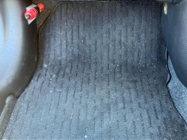 ノート X DIG-S 純正 SDナビ/ETC/EBD付ABS/アイドリングストップ/フルセグTV/エアバッグ 運転席/エアバッグ 助手席/パワーウインドウ/キーレスエントリー/パワーステアリング/盗難防止システム(32枚目)