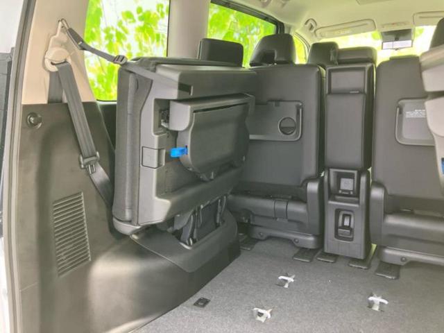 セレナ ハイウェイスターＶ　保証書／ディスプレイオーディオ１２．３インチ／フリップダウンモニター　純正　１１インチ／インテリジェントルームミラー／エマージェンシーブレーキ／両側電動スライドドア／アラウンドビューモニター　禁煙車（28枚目）