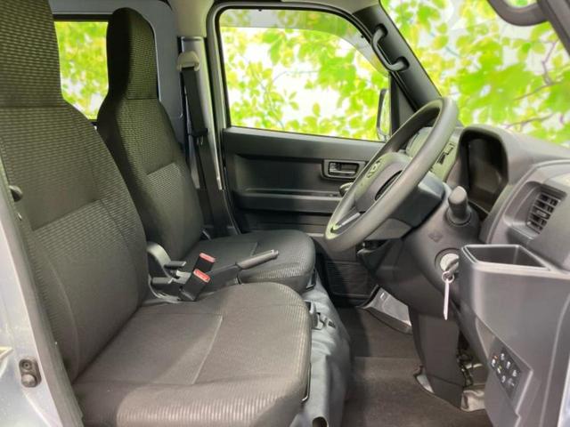 ハイゼットカーゴ 4WDデラックス 新品タイヤ/保証書/スマートアシスト(トヨタ・ダイハツ)/ETC/EBD付ABS/横滑り防止装置/アイドリングストップ/エアバッグ 運転席/エアバッグ 助手席/衝突安全ボディ/パワーウインドウ 4WD(4枚目)