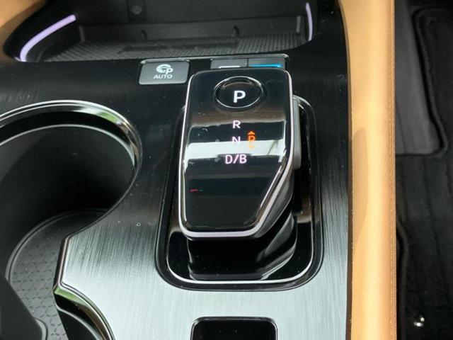 エクストレイル ４ＷＤ　Ｇ　ｅ－４ＯＲＣＥ　新品タイヤ／パノラマルーフ／保証書／純正　ＳＤナビ／インテリジェントルームミラー／エマージェンシーブレーキ／シートヒーター／全方位モニター／車線逸脱防止支援システム／シート　合皮／プロパイロット（26枚目）