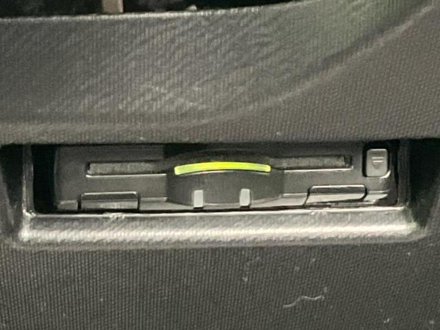 アクア Ｓスタイルブラック　新品タイヤ／保証書／社外　ＳＤナビ／衝突安全装置／車線逸脱防止支援システム／Ｂｌｕｅｔｏｏｔｈ接続／ＥＴＣ／ＥＢＤ付ＡＢＳ／横滑り防止装置／アイドリングストップ／バックモニター／フルセグＴＶ／禁煙車（27枚目）