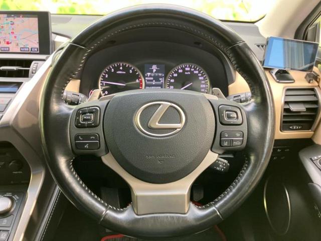 NX 4WD NX200t Iパッケージ サンルーフ/純正エアロ/保証書/純正 HDDナビ/シートヒーター/シート フルレザー/ヘッドランプ LED/ETC/EBD付ABS/横滑り防止装置/アイドリングストップ/サイドモニター 革シート(16枚目)