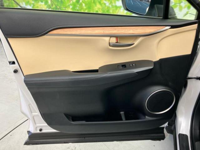 NX 4WD NX200t Iパッケージ サンルーフ/純正エアロ/保証書/純正 HDDナビ/シートヒーター/シート フルレザー/ヘッドランプ LED/ETC/EBD付ABS/横滑り防止装置/アイドリングストップ/サイドモニター 革シート(19枚目)