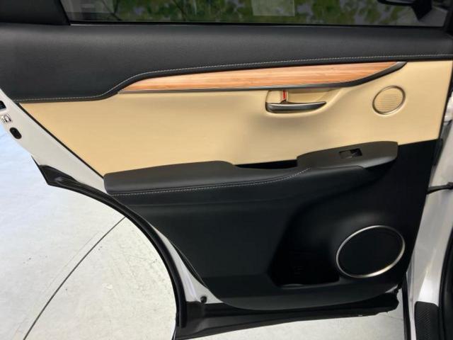 NX 4WD NX200t Iパッケージ サンルーフ/純正エアロ/保証書/純正 HDDナビ/シートヒーター/シート フルレザー/ヘッドランプ LED/ETC/EBD付ABS/横滑り防止装置/アイドリングストップ/サイドモニター 革シート(20枚目)