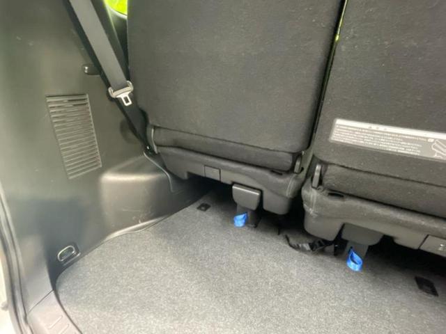 セレナ ハイウェイスターＶセレクション２　純正　９インチ　ＳＤナビ／フリップダウンモニター／エマージェンシーブレーキ／両側電動スライドドア／車線逸脱防止支援システム／プロパイロット／ドライブレコーダー　前後／ヘッドランプ　ＬＥＤ　後席モニター（28枚目）