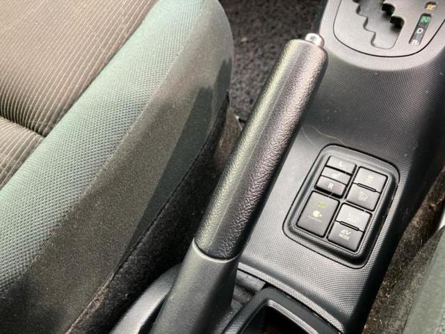 アクア Ｓスタイルブラック　新品タイヤ／保証書／純正　ＳＤナビ／衝突安全装置／車線逸脱防止支援システム／ヘッドランプ　ＬＥＤ／ＥＴＣ／ＥＢＤ付ＡＢＳ／横滑り防止装置／アイドリングストップ／フルセグＴＶ／エアバッグ　運転席　記録簿（45枚目）