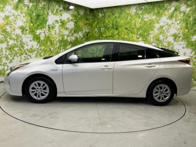 プリウス Sセーフティプラス 純正 9インチ SDナビ/衝突安全装置/車線逸脱防止支援システム/パーキングアシスト 自動操舵/ヘッドランプ LED/Bluetooth接続/ETC/EBD付ABS/横滑り防止装置 バックカメラ(2枚目)