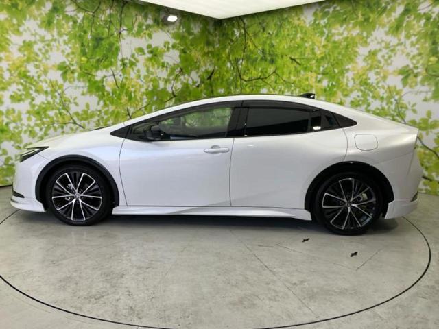 プリウス Ｚ　ガラスルーフ／純正エアロ／ディスプレイオーディオ＋ナビ１１インチ／デジタルインナーミラー／トヨタセーフティセンス／シートヒーター／全方位モニター／車線逸脱防止支援システム／シート　合皮　全周囲カメラ（2枚目）