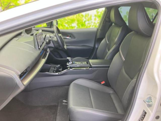 プリウス Ｚ　ガラスルーフ／純正エアロ／ディスプレイオーディオ＋ナビ１１インチ／デジタルインナーミラー／トヨタセーフティセンス／シートヒーター／全方位モニター／車線逸脱防止支援システム／シート　合皮　全周囲カメラ（6枚目）