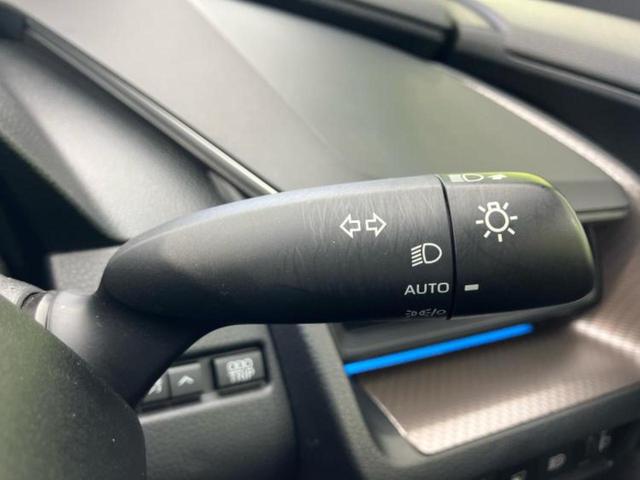 プリウス Ｚ　ガラスルーフ／純正エアロ／ディスプレイオーディオ＋ナビ１１インチ／デジタルインナーミラー／トヨタセーフティセンス／シートヒーター／全方位モニター／車線逸脱防止支援システム／シート　合皮　全周囲カメラ（16枚目）