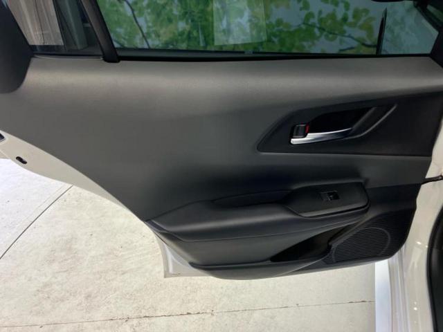 プリウス Ｚ　ガラスルーフ／純正エアロ／ディスプレイオーディオ＋ナビ１１インチ／デジタルインナーミラー／トヨタセーフティセンス／シートヒーター／全方位モニター／車線逸脱防止支援システム／シート　合皮　全周囲カメラ（21枚目）