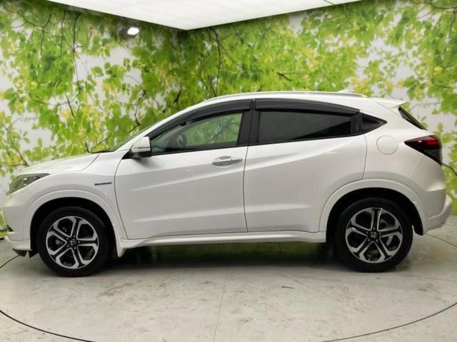 ヴェゼル ハイブリッドＺ　保証書／ディスプレイオーディオ／衝突安全装置／シートヒーター／シート　ハーフレザー／ヘッドランプ　ＬＥＤ／Ｂｌｕｅｔｏｏｔｈ接続／ＥＴＣ／ＥＢＤ付ＡＢＳ／横滑り防止装置／アイドリングストップ（2枚目）