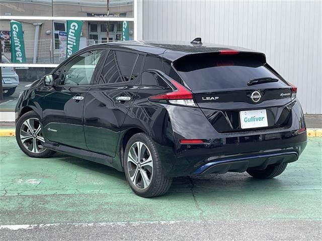 リーフ Ｘ　Ｖセレクション　３６０°カメラ　踏み間違い防止装置　ＬＥＤランプ　オートライト　インテリキー　レーンキープアシスト　サイドエアバッグ　パワーウィンドウ　ＡＢＳ　メモリ－ナビ　ナビ＆ＴＶ　オートエアコン　キーフリー（6枚目）