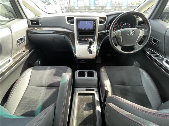 ヴェルファイア ２．４Ｚ　ゴールデンアイズ　パワーリヤゲート　地デジフルセグ　Ｂカメラ　横滑防止装置　キーレスエントリー　ナビ＆ＴＶ　ＥＴＣ車載器　１オーナー　リアエアコン　オートエアコン　ＤＶＤ再生機能　パワーウィンドウ　エアロ　ＨＤＤナビ（3枚目）