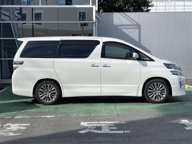 ヴェルファイア ２．４Ｚ　ゴールデンアイズ　パワーリヤゲート　地デジフルセグ　Ｂカメラ　横滑防止装置　キーレスエントリー　ナビ＆ＴＶ　ＥＴＣ車載器　１オーナー　リアエアコン　オートエアコン　ＤＶＤ再生機能　パワーウィンドウ　エアロ　ＨＤＤナビ（8枚目）