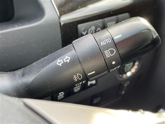 ヴェルファイア ２．４Ｚ　ゴールデンアイズ　パワーリヤゲート　地デジフルセグ　Ｂカメラ　横滑防止装置　キーレスエントリー　ナビ＆ＴＶ　ＥＴＣ車載器　１オーナー　リアエアコン　オートエアコン　ＤＶＤ再生機能　パワーウィンドウ　エアロ　ＨＤＤナビ（12枚目）