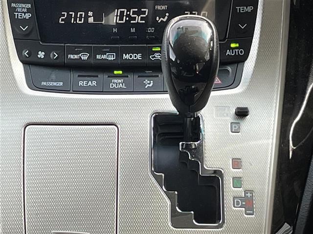 ヴェルファイア ２．４Ｚ　ゴールデンアイズ　パワーリヤゲート　地デジフルセグ　Ｂカメラ　横滑防止装置　キーレスエントリー　ナビ＆ＴＶ　ＥＴＣ車載器　１オーナー　リアエアコン　オートエアコン　ＤＶＤ再生機能　パワーウィンドウ　エアロ　ＨＤＤナビ（21枚目）