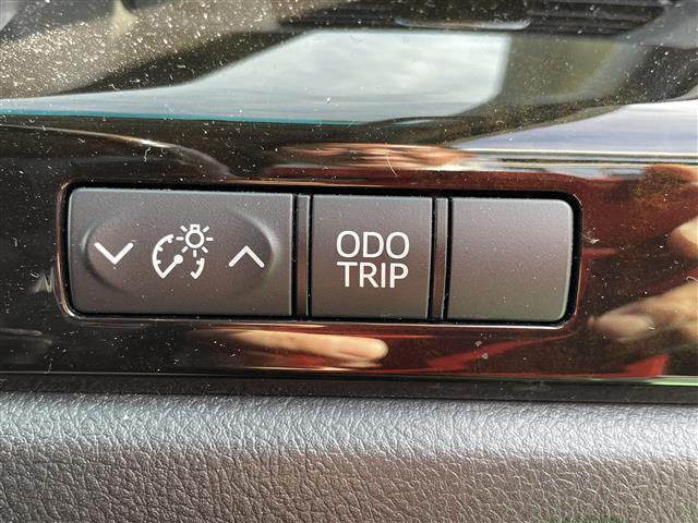 ヴェルファイア ２．４Ｚ　ゴールデンアイズ　パワーリヤゲート　地デジフルセグ　Ｂカメラ　横滑防止装置　キーレスエントリー　ナビ＆ＴＶ　ＥＴＣ車載器　１オーナー　リアエアコン　オートエアコン　ＤＶＤ再生機能　パワーウィンドウ　エアロ　ＨＤＤナビ（23枚目）