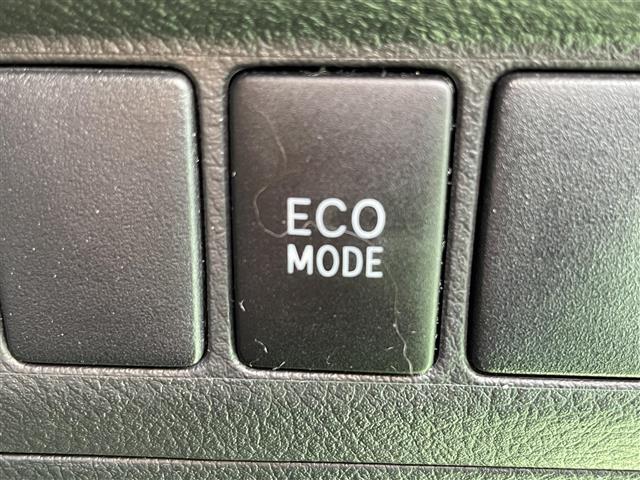 ヴェルファイア ２．４Ｚ　ゴールデンアイズ　パワーリヤゲート　地デジフルセグ　Ｂカメラ　横滑防止装置　キーレスエントリー　ナビ＆ＴＶ　ＥＴＣ車載器　１オーナー　リアエアコン　オートエアコン　ＤＶＤ再生機能　パワーウィンドウ　エアロ　ＨＤＤナビ（27枚目）